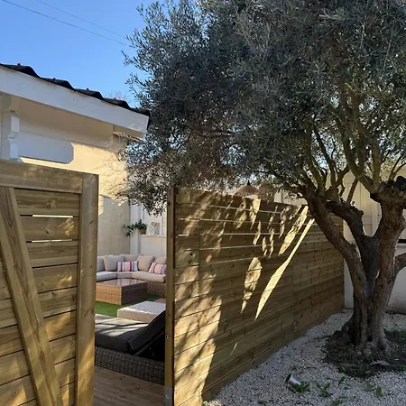 La De L'olivier - Cosy Avec Jacuzzi & Cinema Chalet Arles